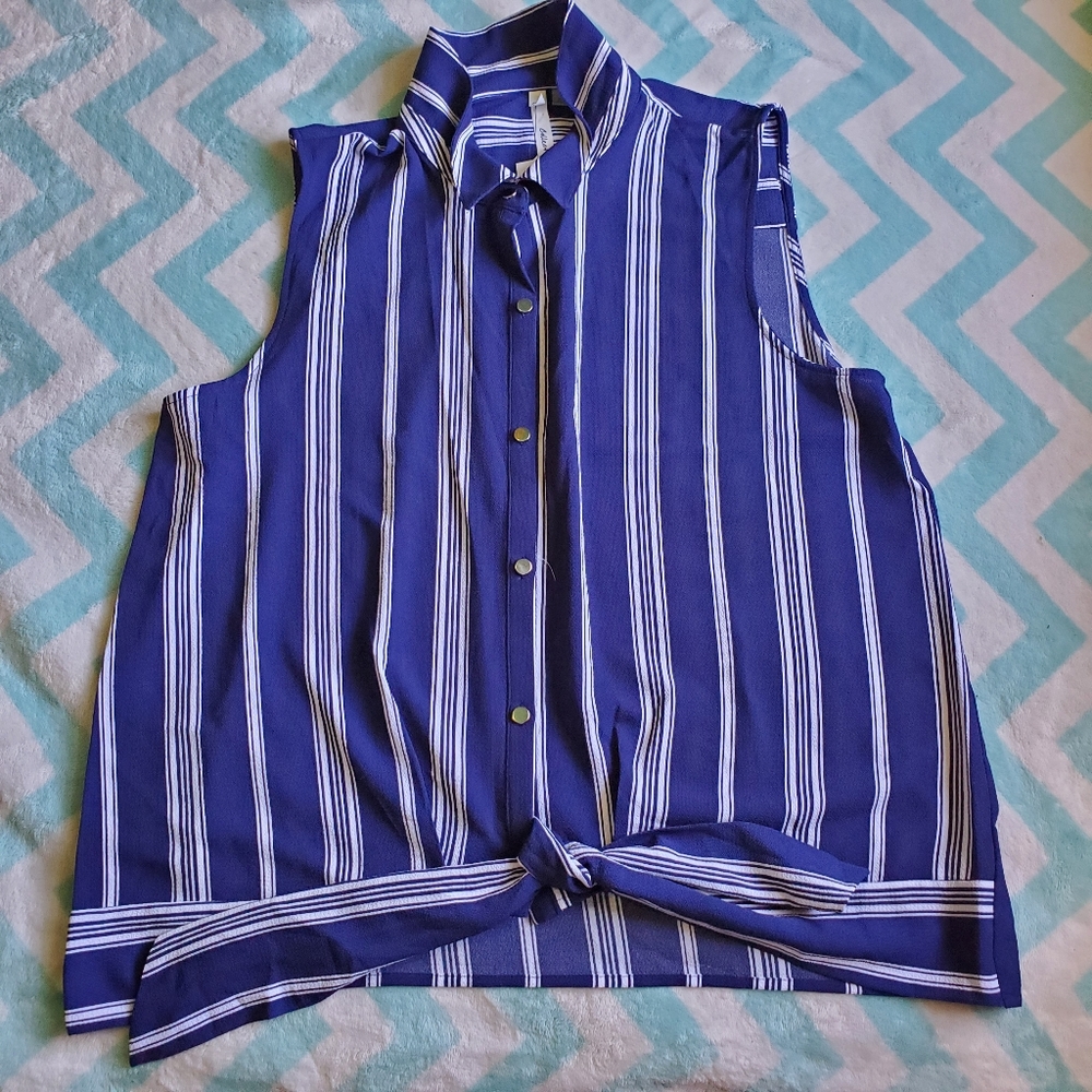 3/$25 NY Collection Button Up Top